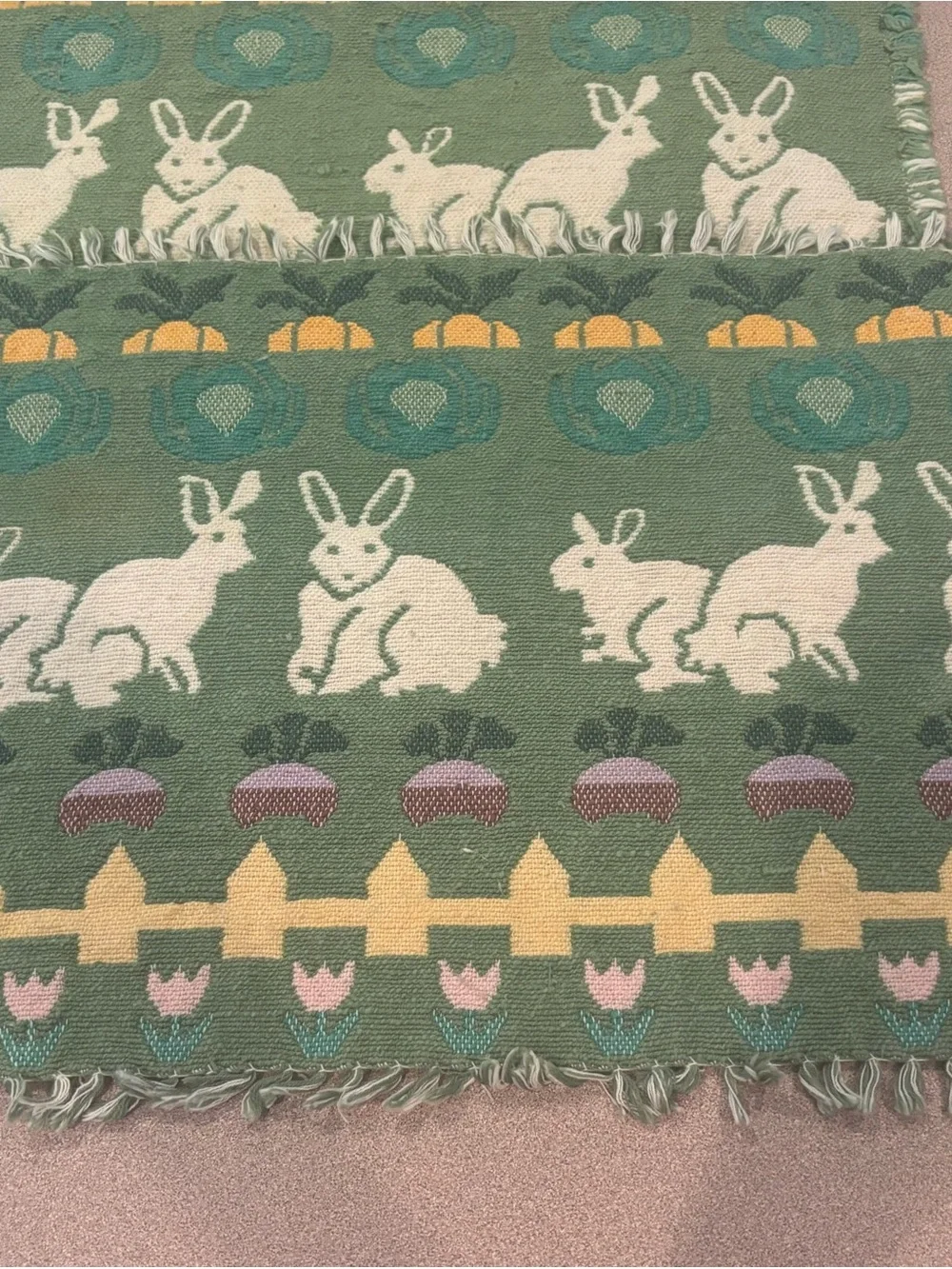 N/A set woven
